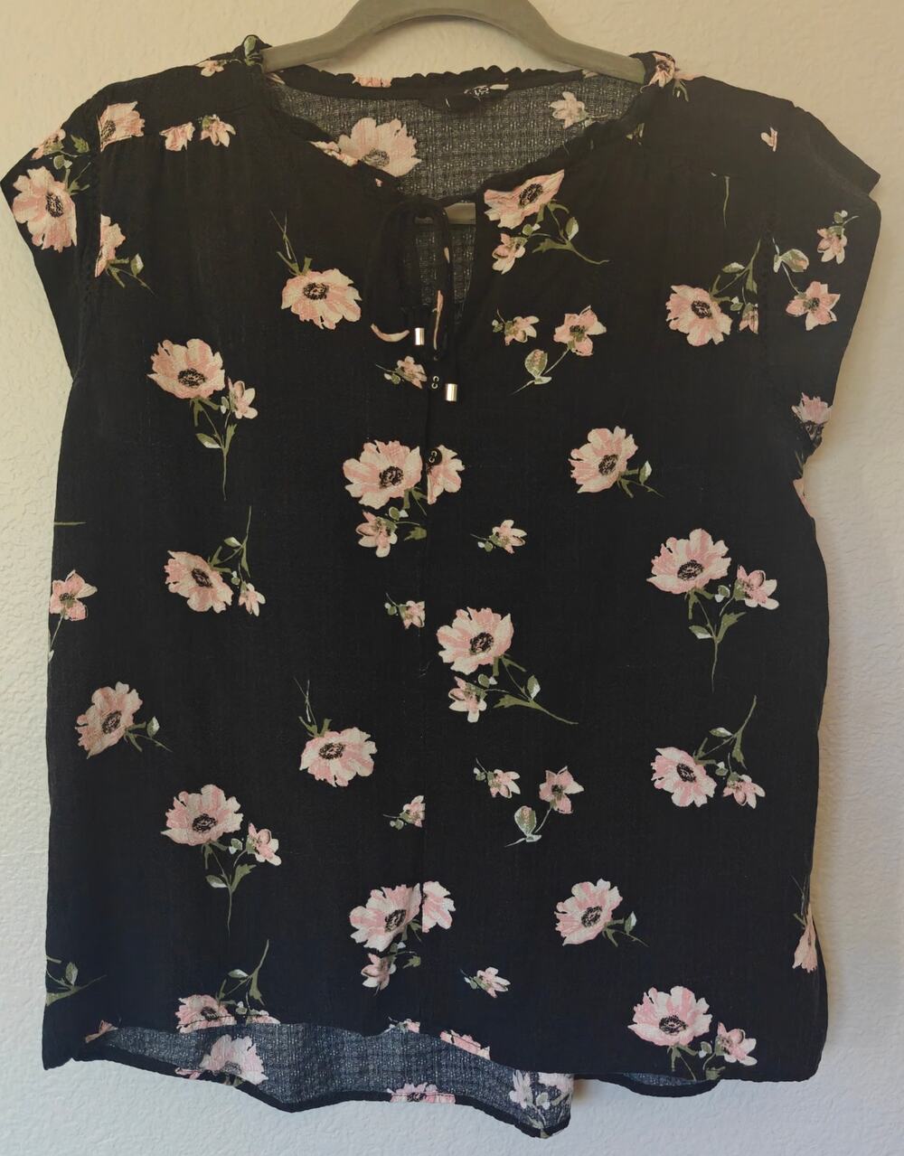Buffalo David Bitton Black Pink Floral Flutter Sleeve Blouse Top S